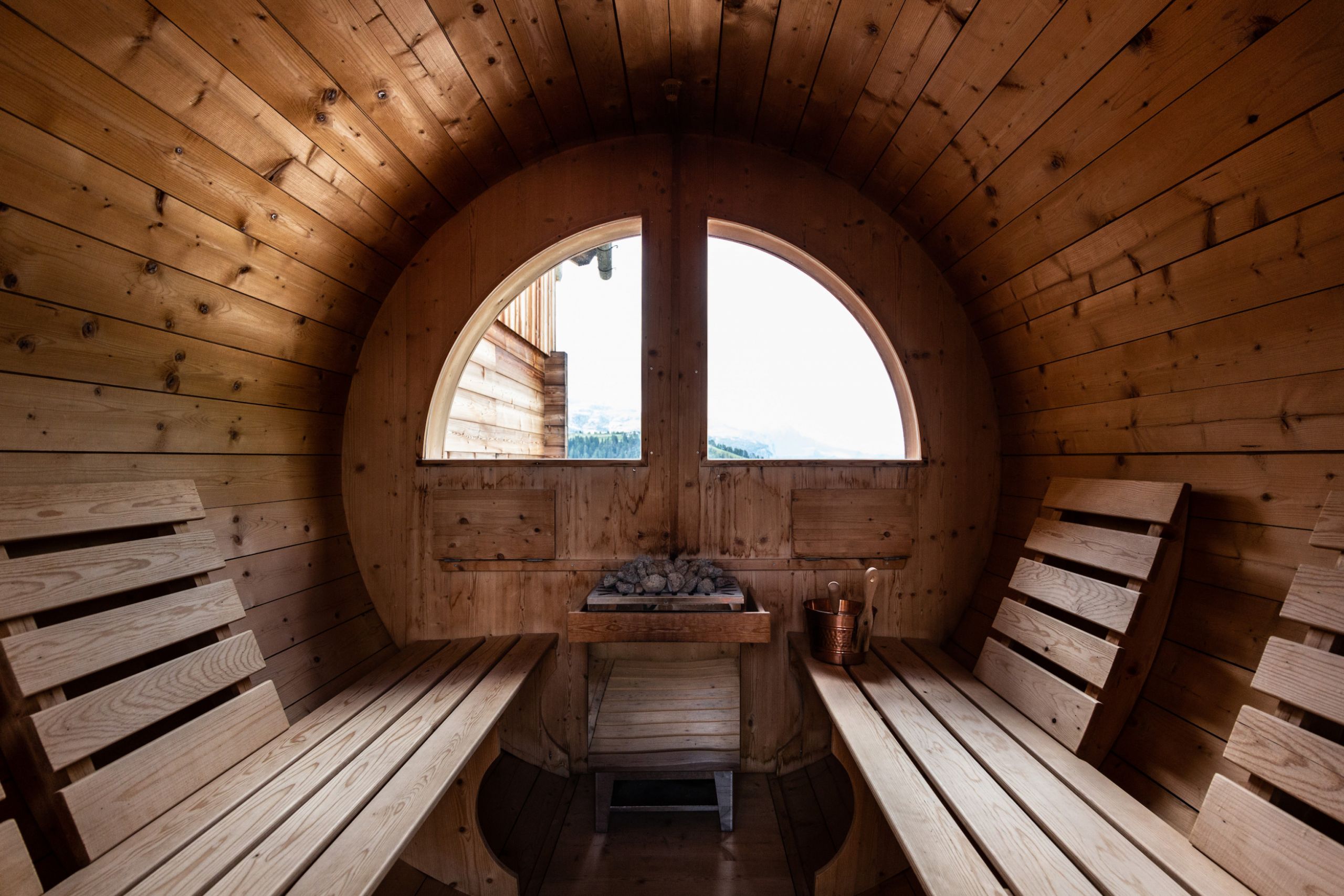 Las Vegas Lodge in Alta Badia die Sauna in Nachbarschaft zu den